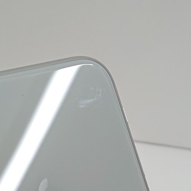 iPhone8 64GB �ɥ��� ����С� c23229