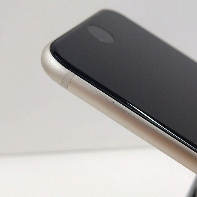 iPhoneSE ��3���� 64GB �ɥ��� �������饤�� c22269