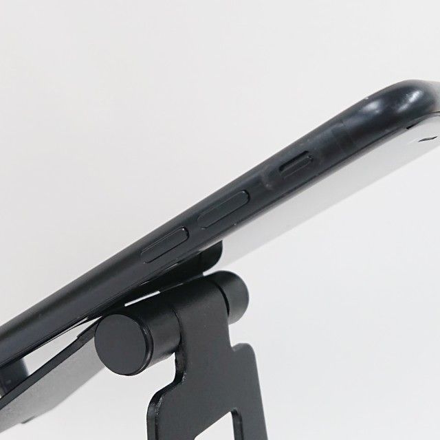 iPhoneSE ��2���� 64GB au �֥�å� c16577