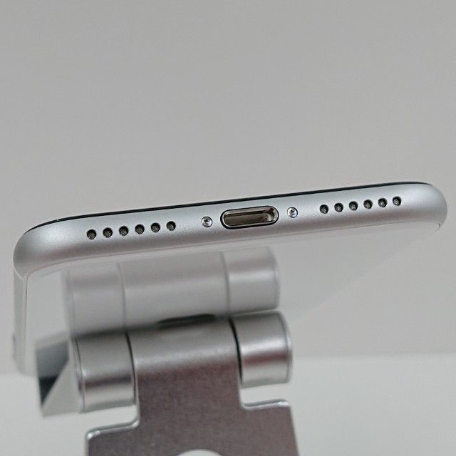 iPhoneSE ��2���� 64GB au �ۥ磻�� c16288