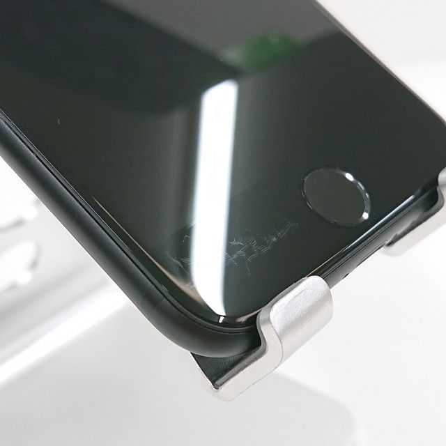 iPhoneSE ��2���� 64GB �ɥ��� �֥�å� c21740