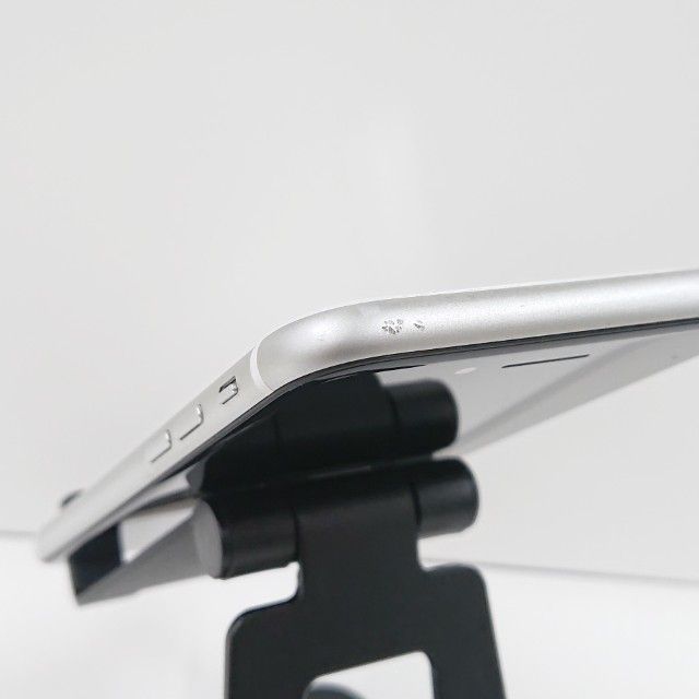 iPhoneSE ��2���� 64GB au �ۥ磻�� c16521