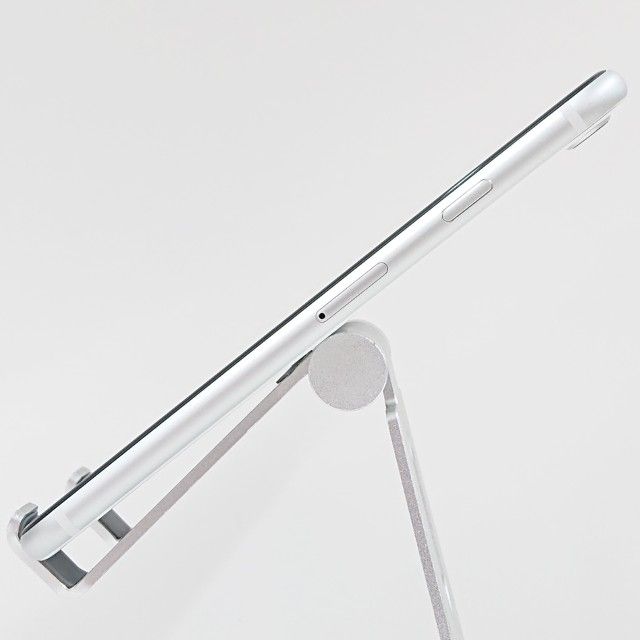 iPhoneSE ��2���� 64GB au �ۥ磻�� c16288