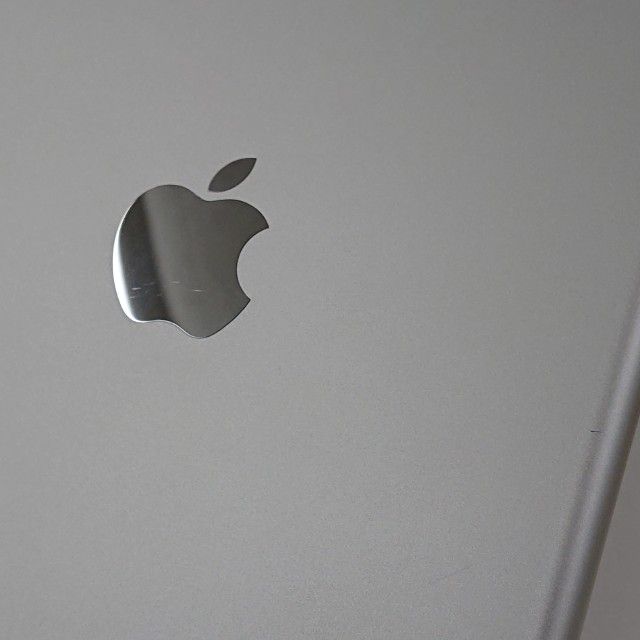 iPad ��6���� Wi-Fi+Cellular 32GB au ����С� c18281