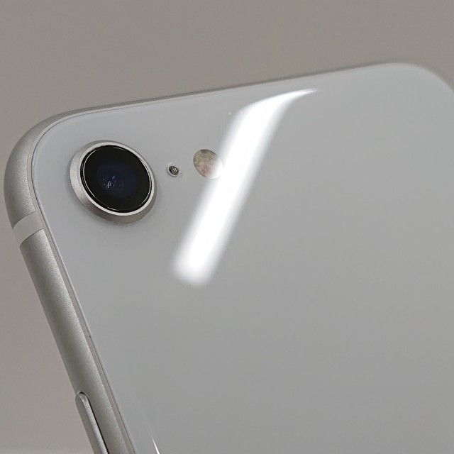 iPhoneSE ��2���� 64GB au �ۥ磻�� c23296