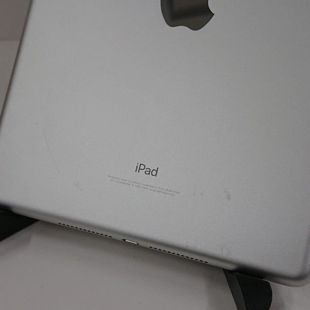 iPad ��6���� Wi-Fi+Cellular 32GB au ����С� c18281