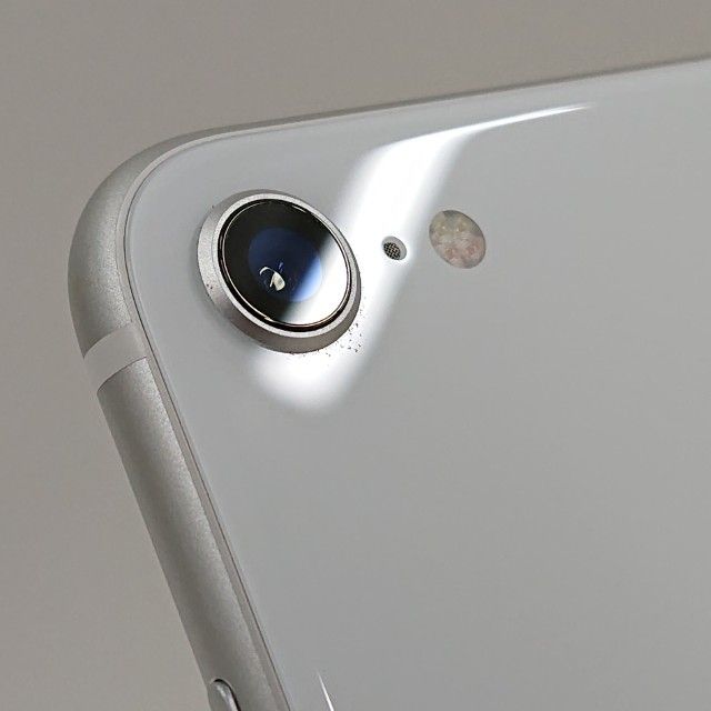 iPhoneSE ��2���� 64GB au �ۥ磻�� c23295
