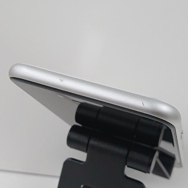 iPhoneSE ��2���� 64GB au �ۥ磻�� c16522