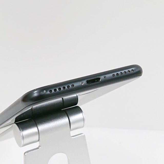 iPhoneSE ��2���� 64GB au �֥�å� c18201