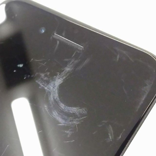 iPhoneSE ��2���� 64GB au �ۥ磻�� c22829