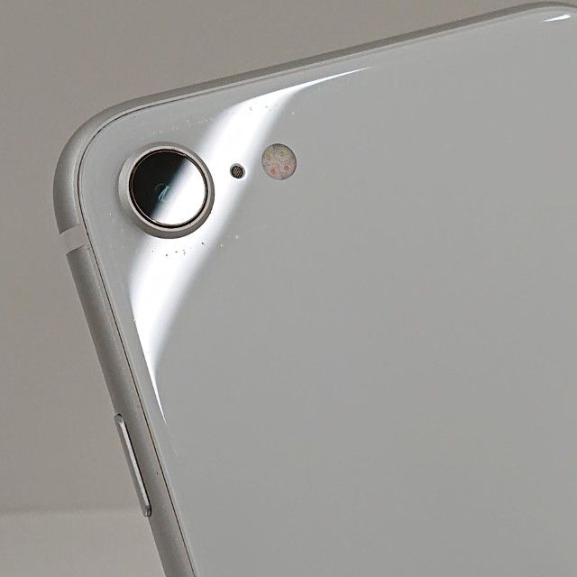 iPhoneSE ��2���� 64GB �ɥ��� �ۥ磻�� c21703