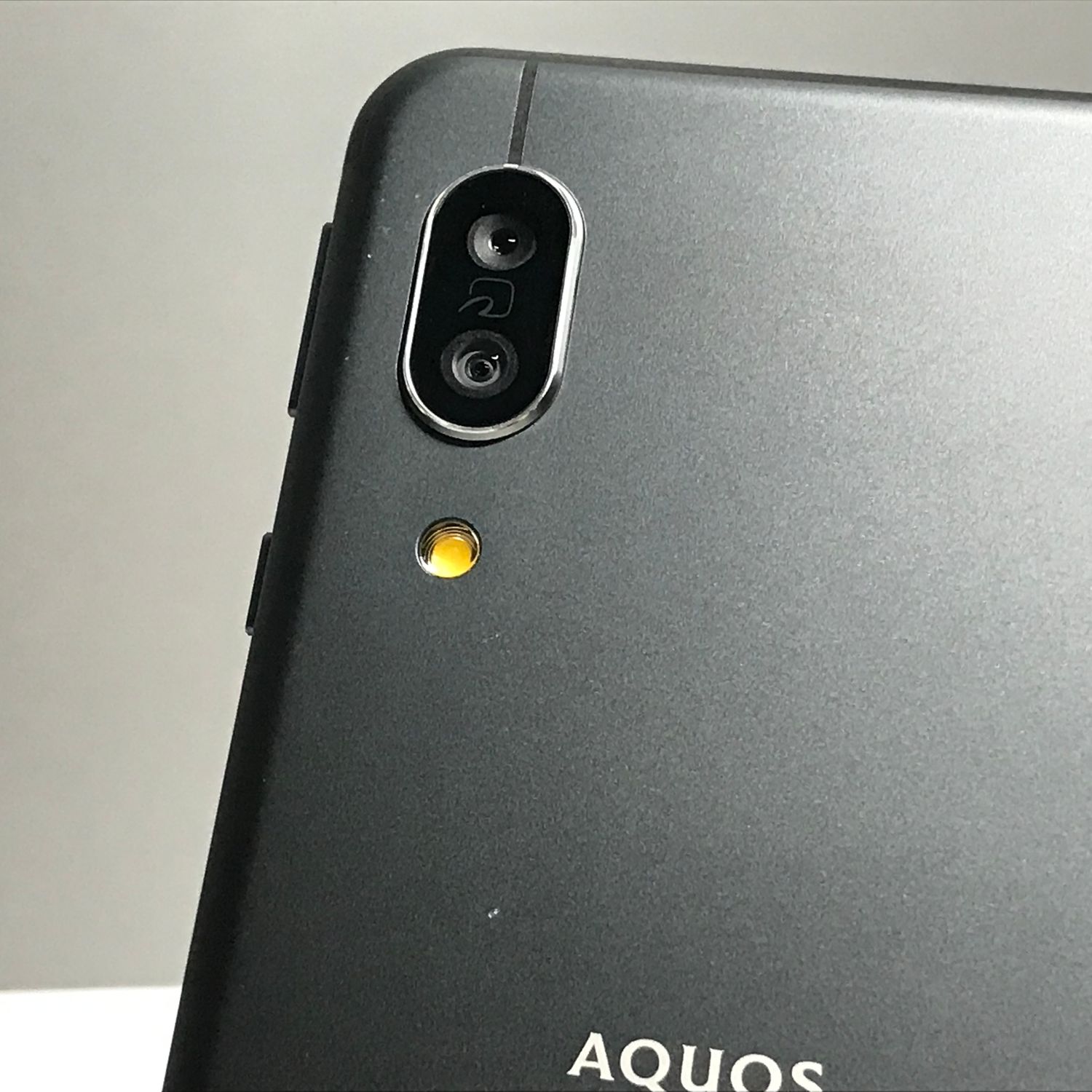 ムスビー｜【ほぼ新品】SIMロック解除 AQUOS sense3 SHV45 ブラック 