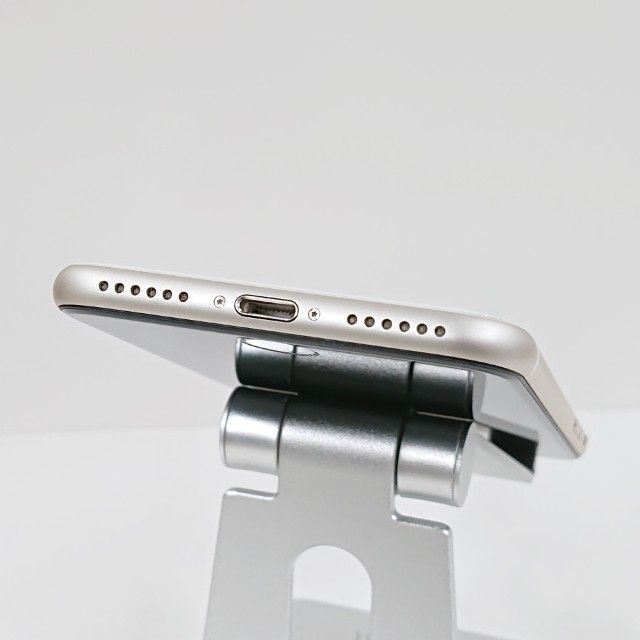 iPhoneSE ��3���� 64GB au �������饤�� c18208