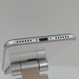 iPhoneSE ��2���� 64GB au �ۥ磻�� c19808