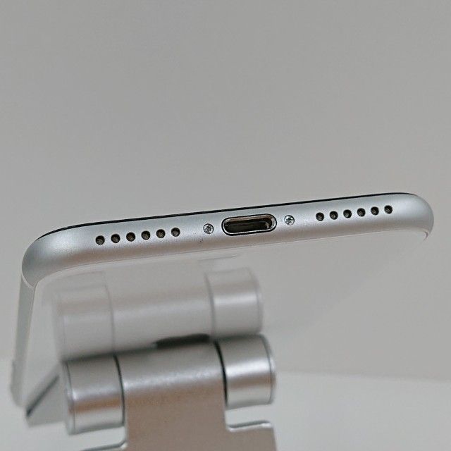 iPhoneSE ��2���� 64GB au �ۥ磻�� c19808