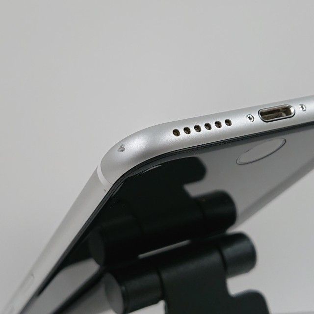 iPhoneSE ��2���� 64GB au �ۥ磻�� c16520