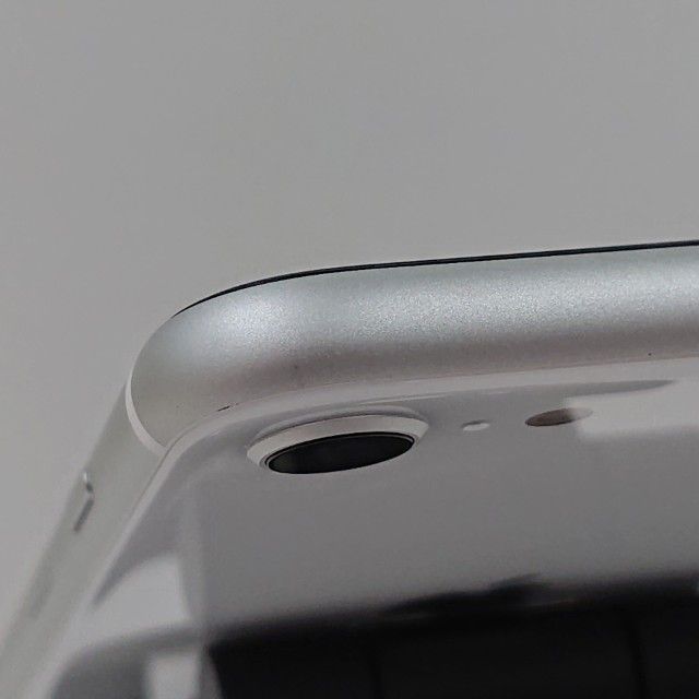 iPhoneSE ��2���� 64GB �ɥ��� �ۥ磻�� c16795