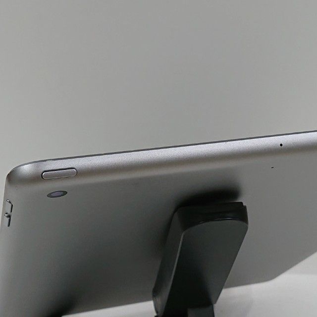 iPad 5 Wi-Fi 32GB Wi-Fi��ǥ� ���ڡ������쥤 c17360