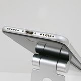 iPhoneSE ��2���� 64GB au �ۥ磻�� c16592