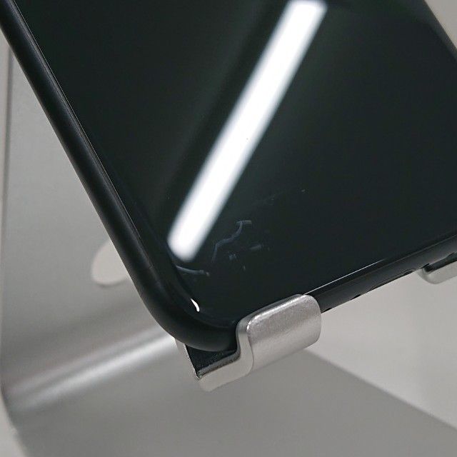 iPhoneSE ��2���� 64GB �ɥ��� �֥�å� c22942