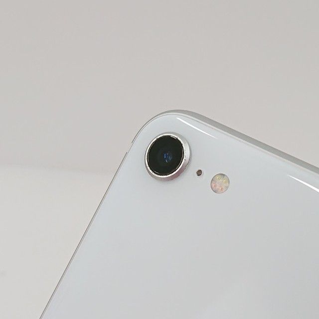 iPhoneSE ��2���� 64GB �ɥ��� �ۥ磻�� c17976