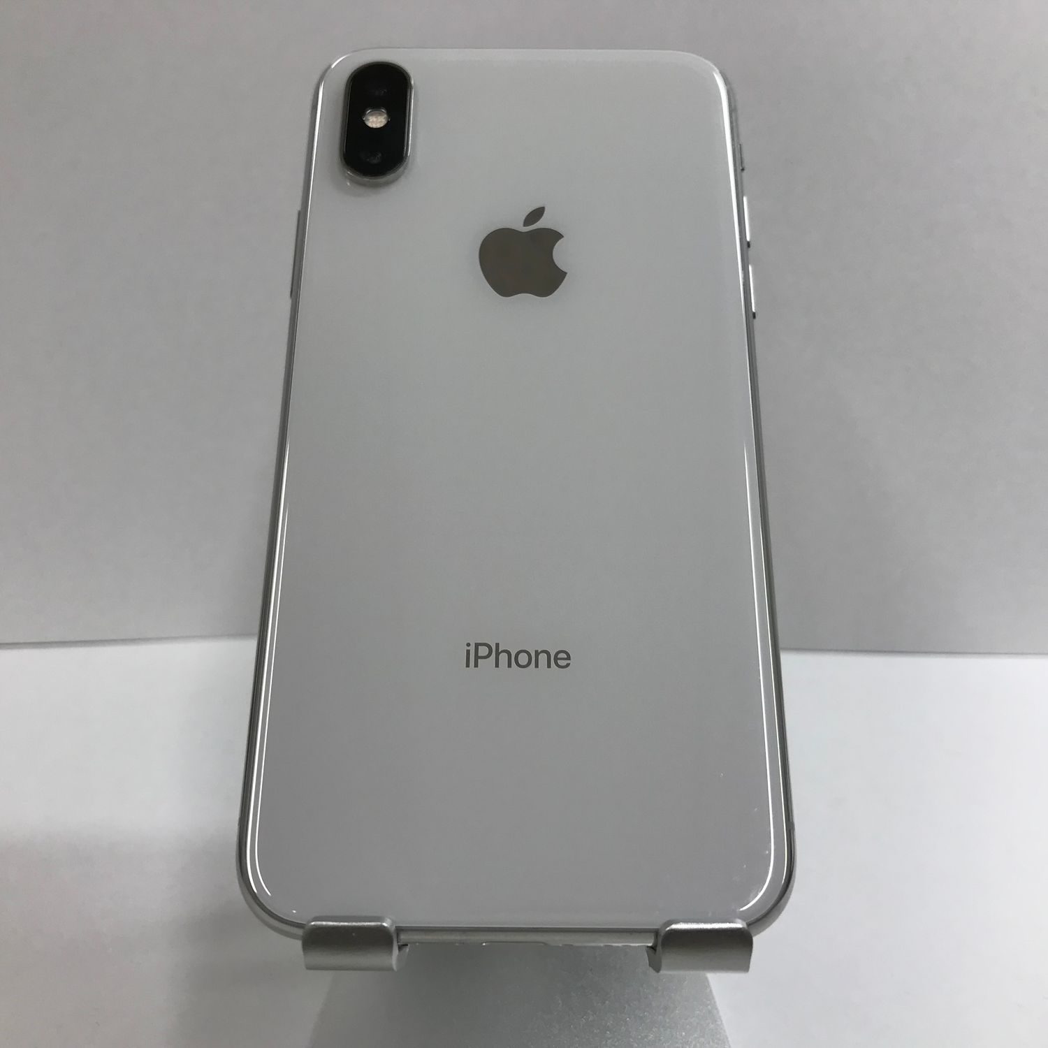 ムスビー｜【美品】SIMロック解除済み iPhoneXS 256GB シルバー n04280 