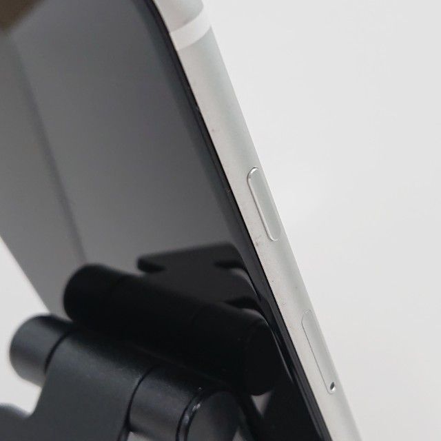 iPhoneSE ��2���� 64GB au �ۥ磻�� c16569