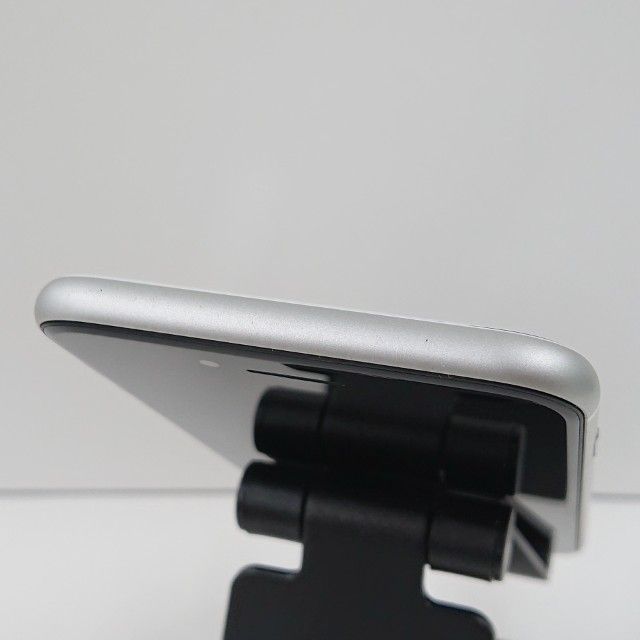 iPhoneSE ��2���� 64GB au �ۥ磻�� c16569