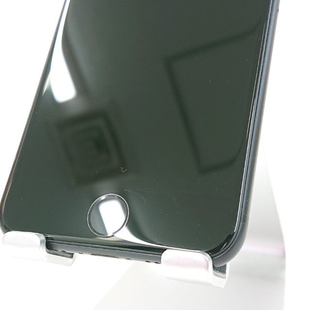 iPhoneSE ��2���� 64GB au �֥�å� c17978