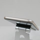 iPhoneSE ��3���� 64GB au �������饤�� c18206