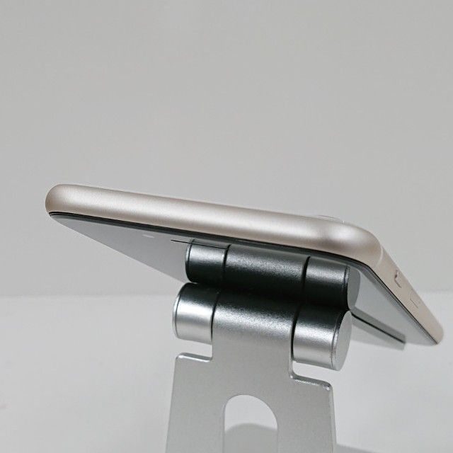 iPhoneSE ��3���� 64GB au �������饤�� c18206