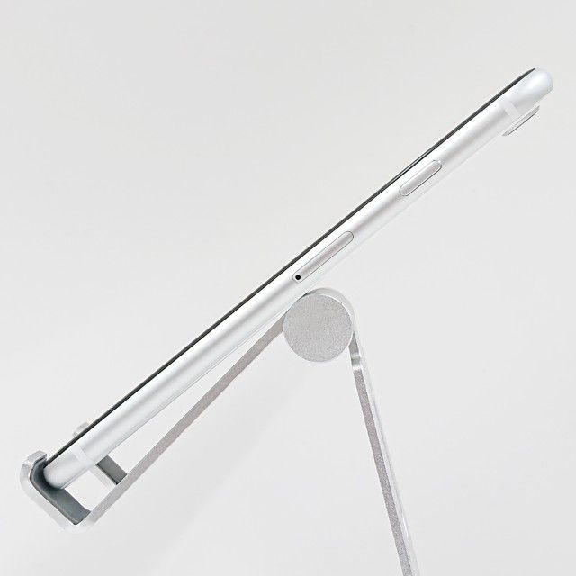 iPhoneSE ��2���� 64GB �ɥ��� �ۥ磻�� c18685