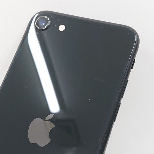 iPhoneSE ��2���� 64GB au �֥�å� c16578