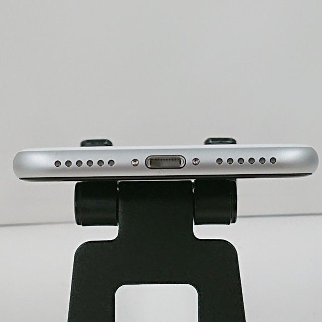 iPhoneSE ��2���� 64GB �ɥ��� �ۥ磻�� c22331