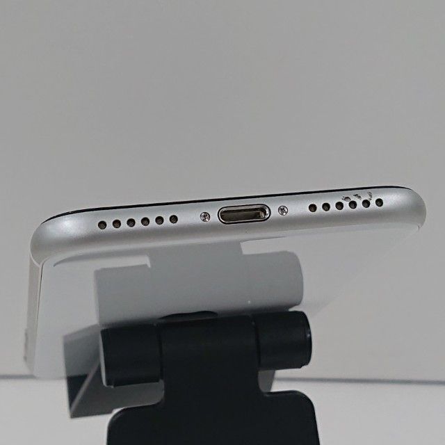 iPhoneSE ��2���� 64GB au �ۥ磻�� c19186