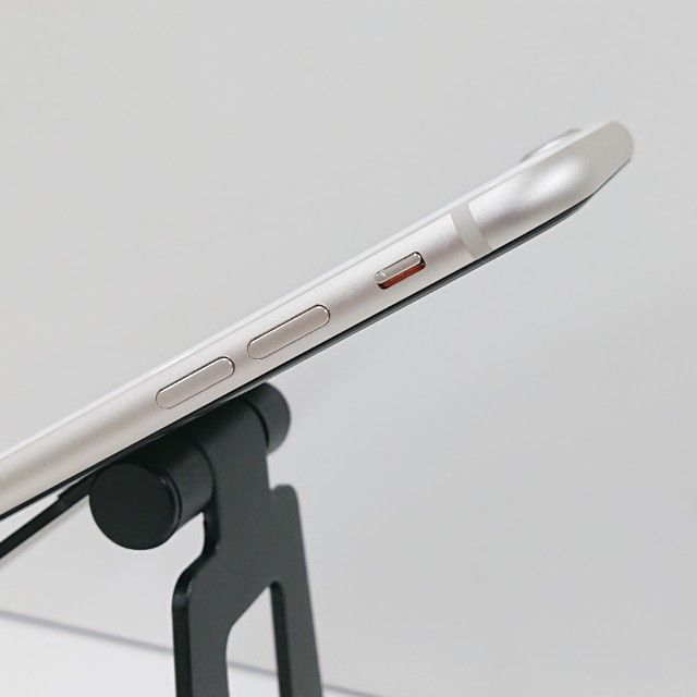 iPhoneSE ��3���� 128GB Rakuten �������饤�� c16997