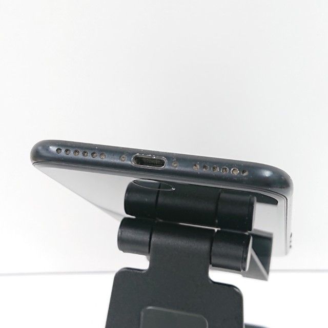 iPhoneSE ��2���� 64GB au �֥�å� c16578