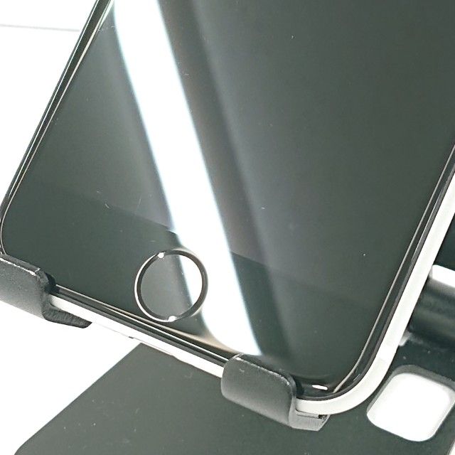 iPhoneSE ��2���� 64GB au �ۥ磻�� c19183