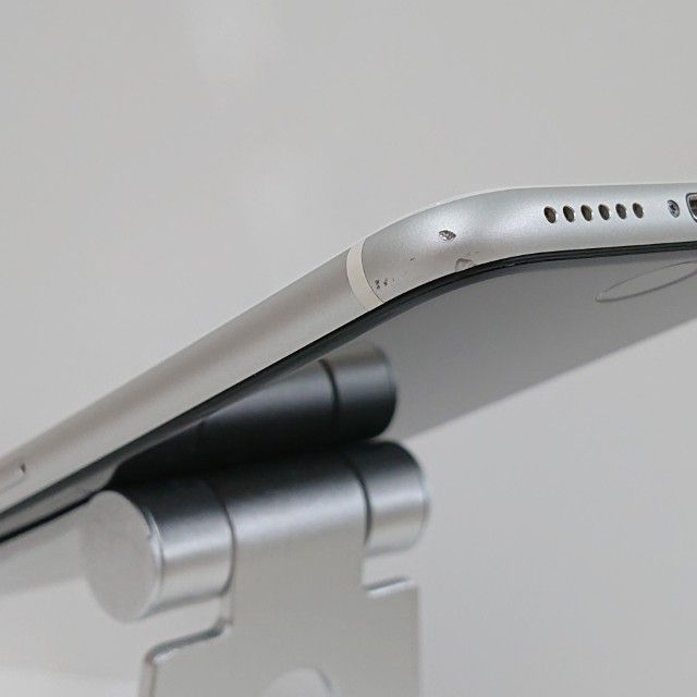 iPhoneSE ��2���� 64GB �ɥ��� �ۥ磻�� c18438