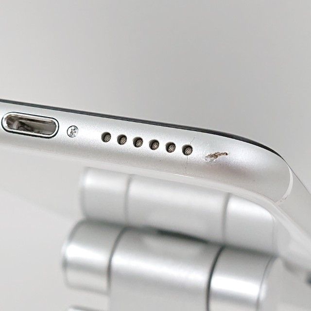 iPhoneSE ��2���� 64GB �ɥ��� �ۥ磻�� c21395