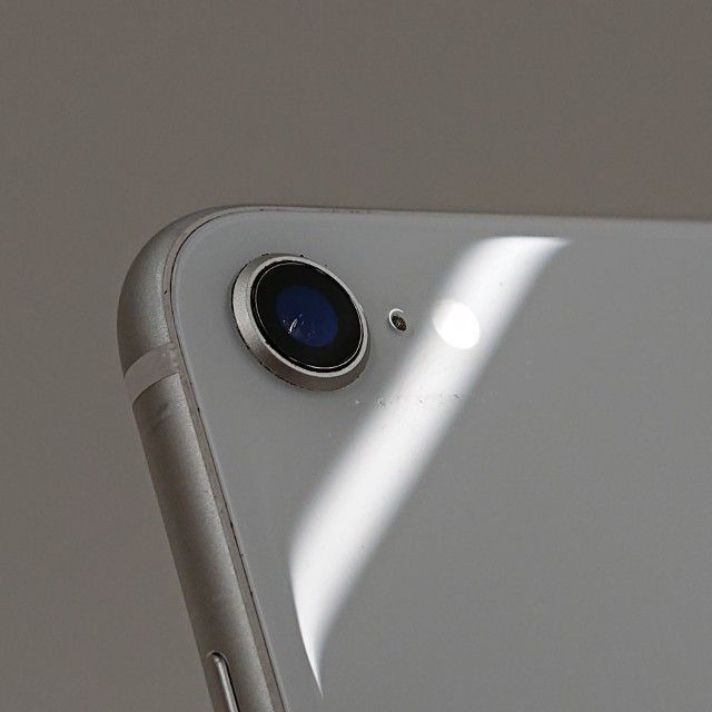 iPhoneSE ��2���� 64GB �ɥ��� �ۥ磻�� c18690