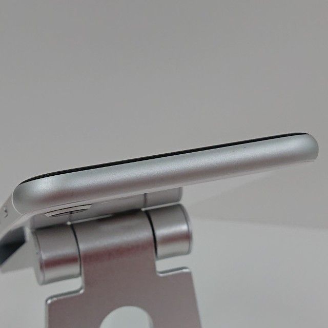 iPhoneSE ��2���� 64GB �ɥ��� �ۥ磻�� c16083