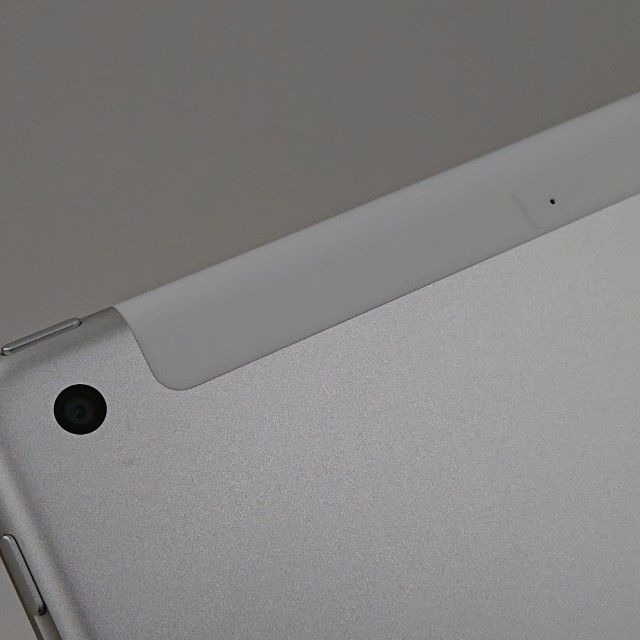 iPad ��6���� Wi-Fi+Cellular 32GB au ����С� c18283