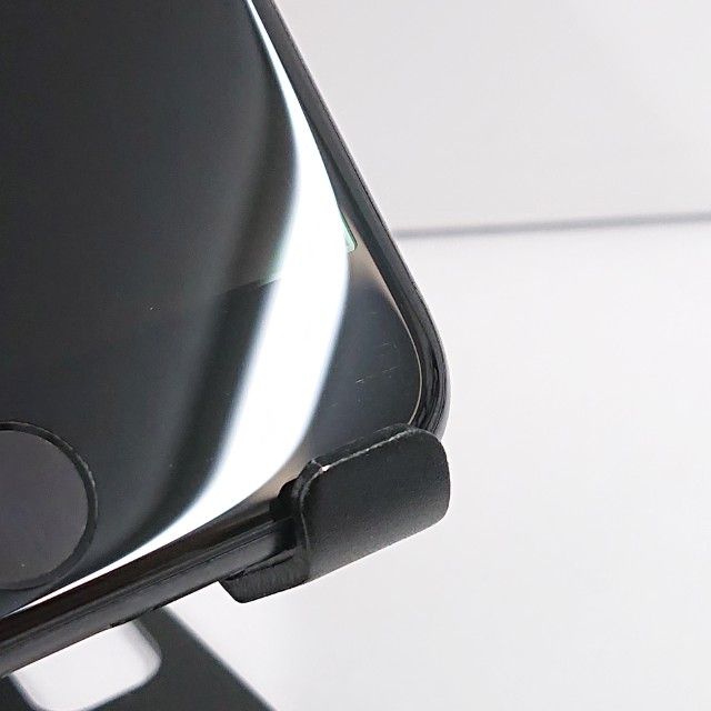 iPhoneSE ��2���� 64GB au �֥�å� c18889