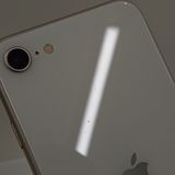 iPhoneSE ��3���� 64GB au �������饤�� c22971