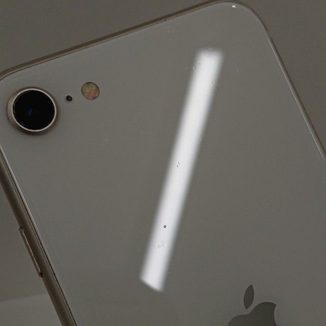iPhoneSE ��3���� 64GB au �������饤�� c22971