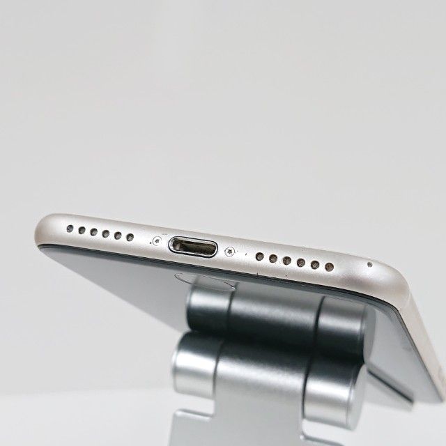 iPhoneSE ��3���� 128GB au �������饤�� c18258