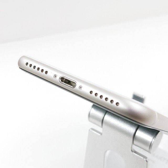 iPhoneSE ��3���� 64GB au �������饤�� c22899