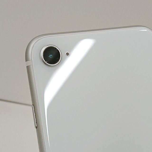 iPhoneSE ��2���� 64GB �ɥ��� �ۥ磻�� c22812