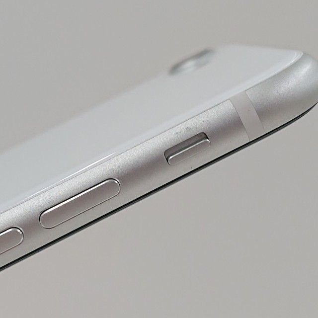 iPhoneSE ��2���� 64GB �ɥ��� �ۥ磻�� c21594